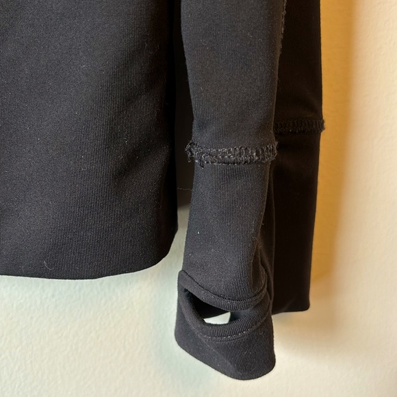 Zip up athletic / yoga top from Joe Fresh - Picture 4 of 4